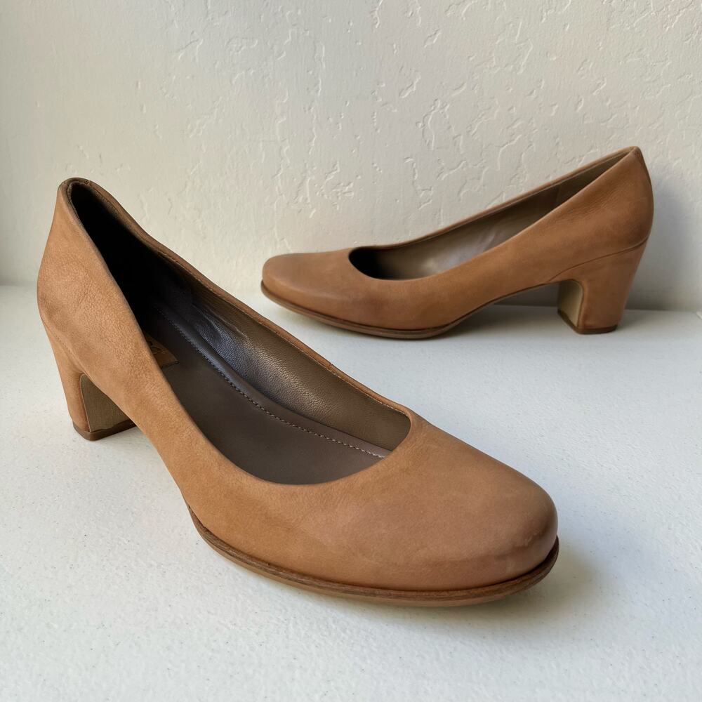 Ecco Kiev Pumps Women's 11-11.5 Tan Nubuck Leather Quiet Luxury Minimalist